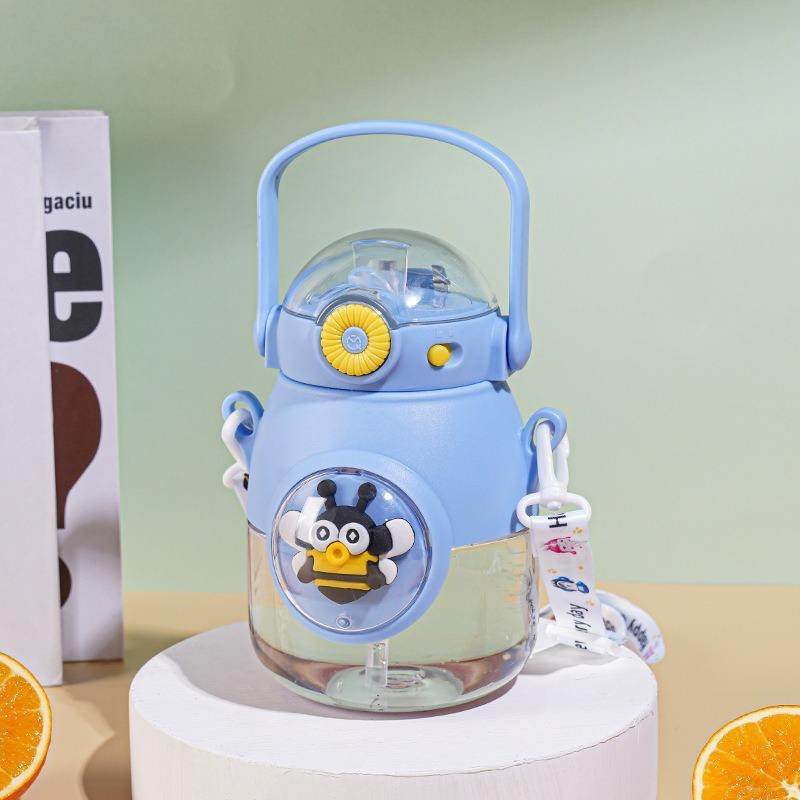 🌸 Gourde Enfant 3D Décorée – Design Mignon et Pratique 🌸